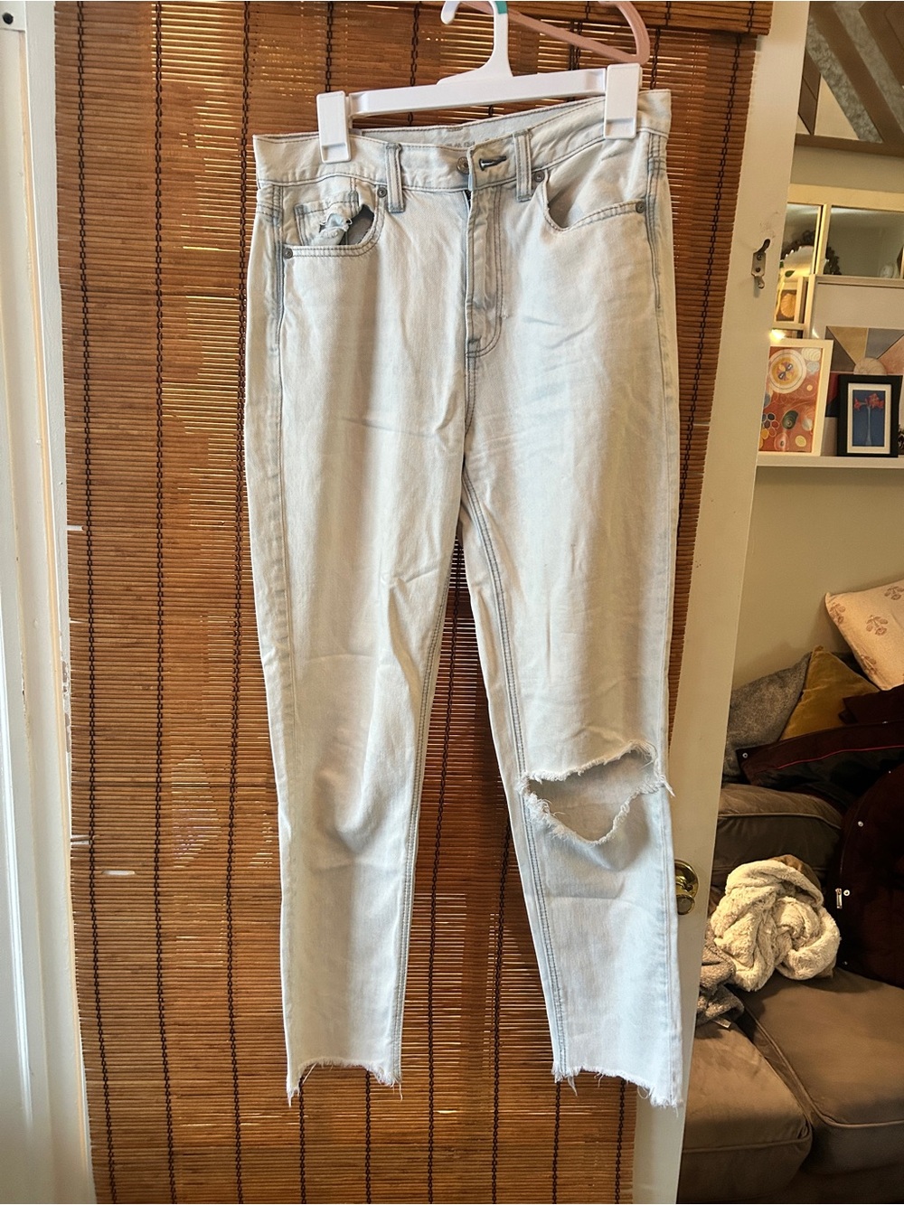 American Eagle Outfitters Light Blue Distressed Cropped Jeans